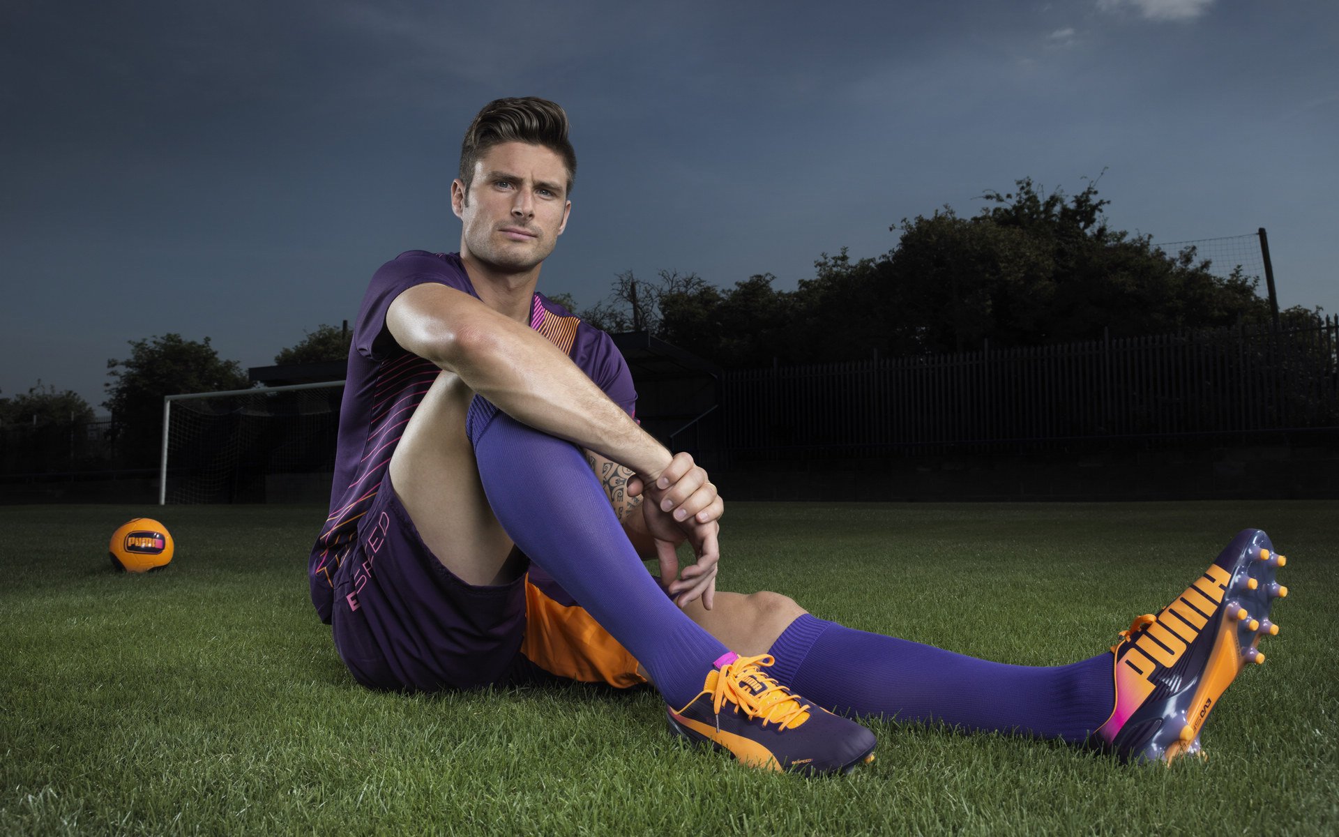 “荒漠越野：沙尘中的生死较量”，沙漠越野之旅