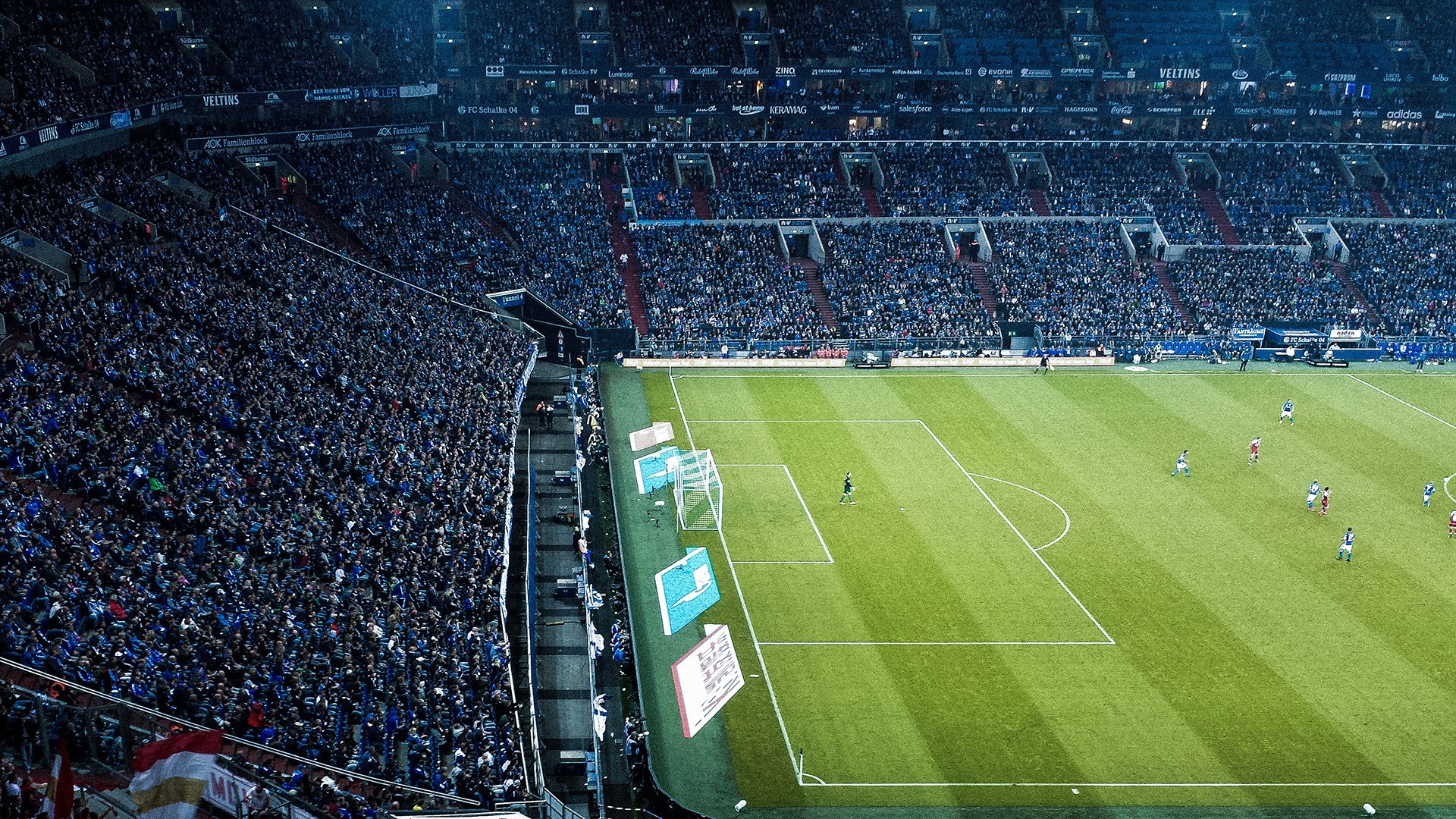 虚拟现实技术在电竞领域的应用：沉浸式体验与互动性增强，虚拟现实实战